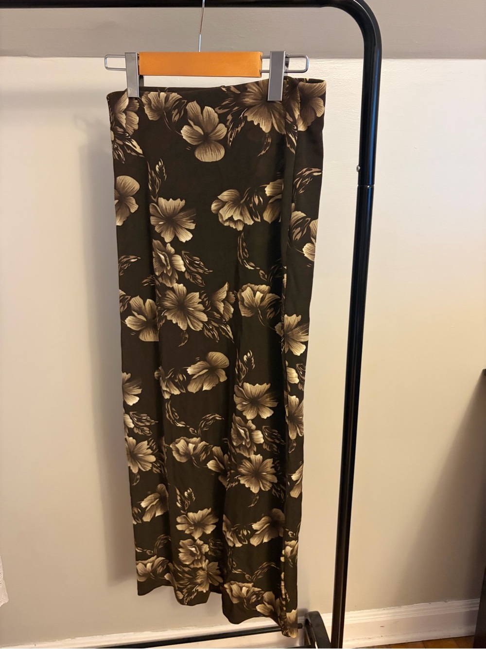 Joule Maxi Skirt with Cream Floral Print